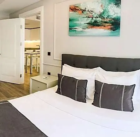 Deluxe Myway Hotel 4*